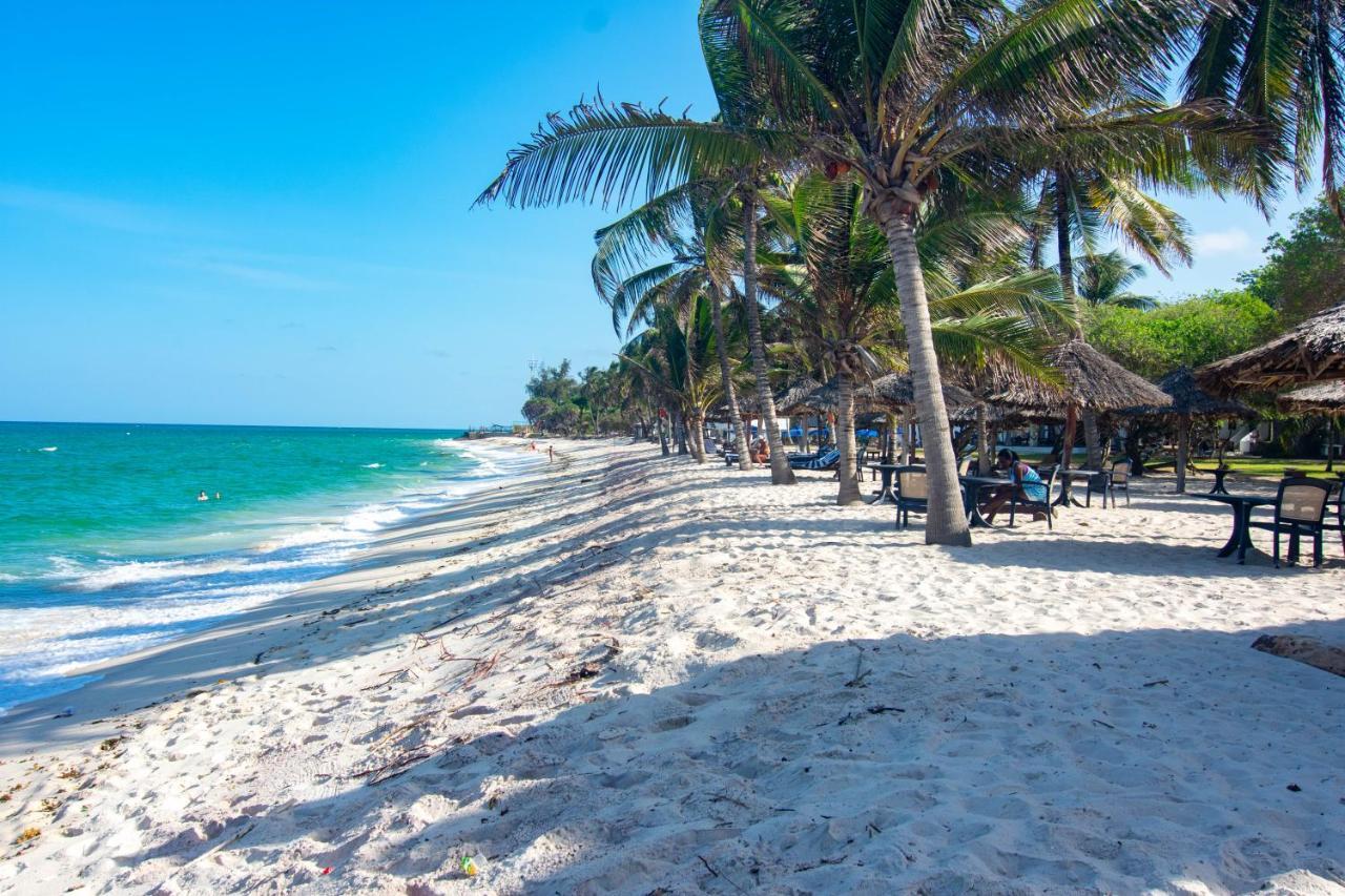 Jacaranda Indian Ocean Beach Resort Diani Beach Exterior photo