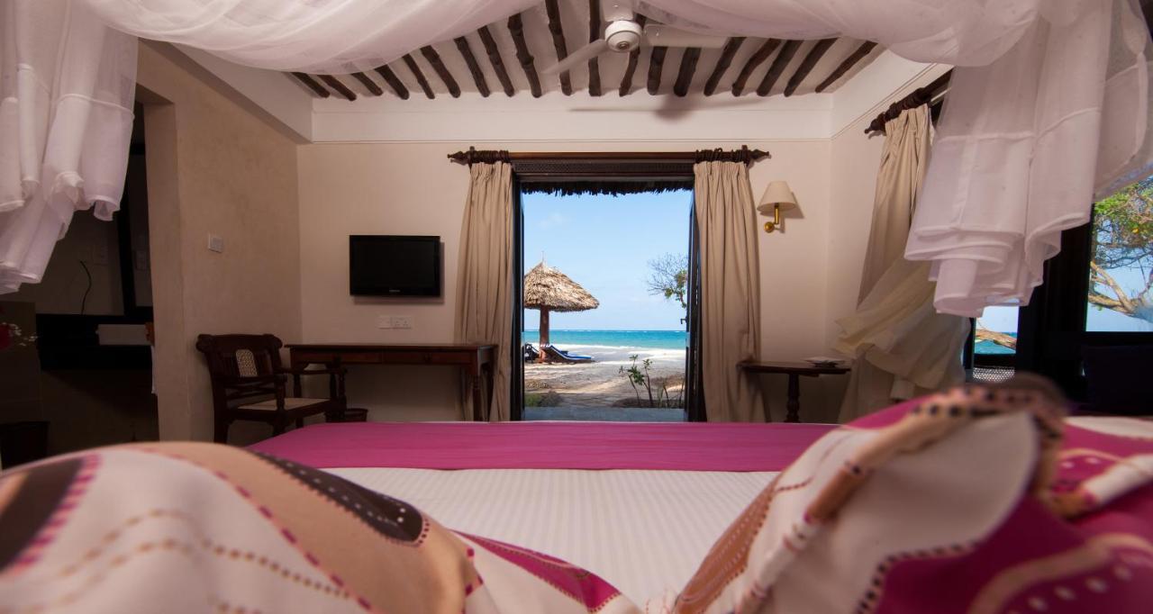 Jacaranda Indian Ocean Beach Resort Diani Beach Room photo